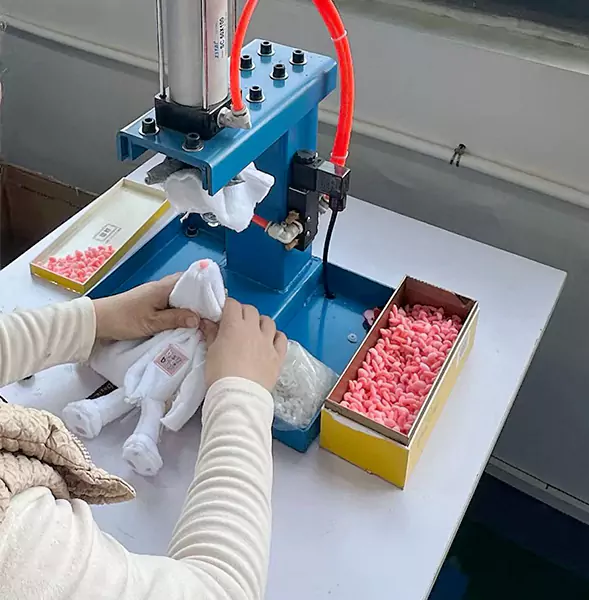 Izkušnje iz prve roke v tovarni za proizvodnjo lutk